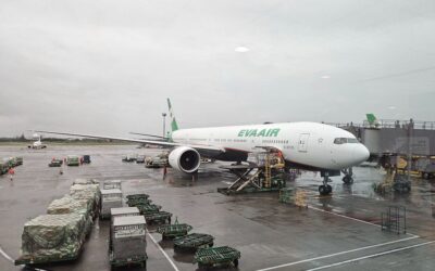 最爱那一碗鼎泰丰牛肉面，长荣航空皇玺桂冠舱 EVA Air，[BOEING 777-300] 台北-曼谷 - 飞行体验